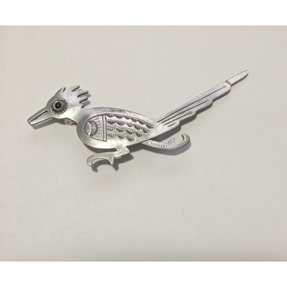 JJ Jewelry - Vintage JJ Native American Roadrunner Brooch Pin Sterling Silver Gemstone Eye
